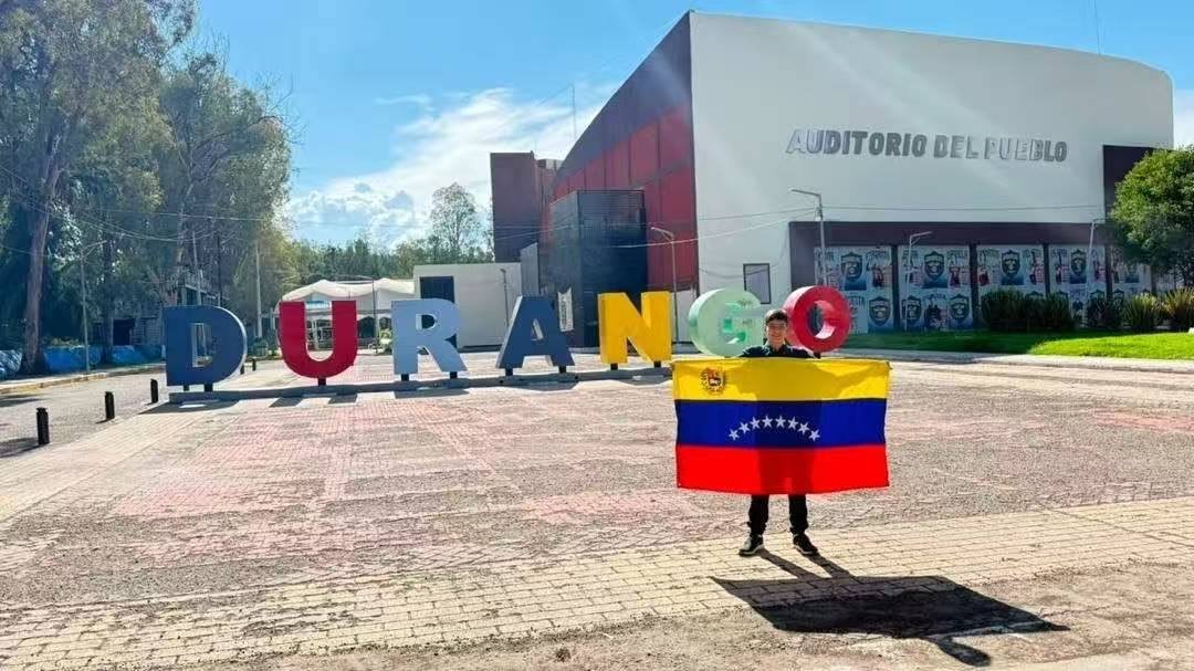 globovision's tweet photo. 🟡 #EsNoticia | El talento venezolano volvió a brillar en el escenario internacional

Luis Enrique García González, joven tachirense de apenas 14 años e integrante del programa Semillero Científico, conquistó la medalla de oro en la XXVIII Olimpiada Matemática de Centroamérica y el Caribe (OMCC) 2026.

La competencia se desarrolló en Durango, México, con la participación de delegaciones de 14 países de la región.

#Globovisión #medalla #matemática