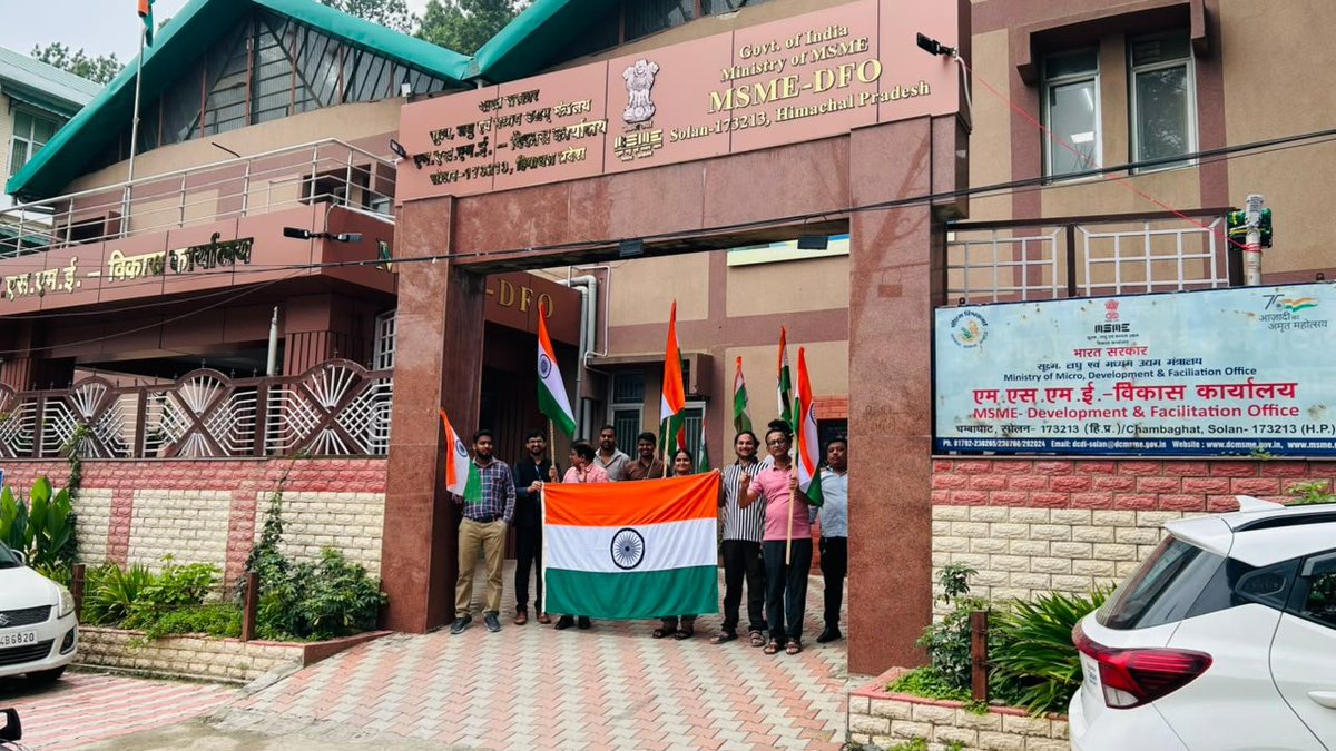 MSMEDFOHPSolan's tweet photo. हर घर तिरंगा... घर घर तिरंगा at  MSME- DFO, Solan https://t.co/5yZUEmkOej