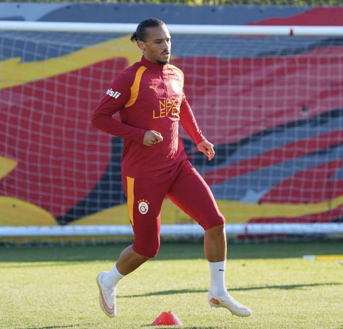 _YD17_'s tweet photo. Köyüne abiciğim köyüne  #galatasaray https://t.co/JB0w3VrRYp