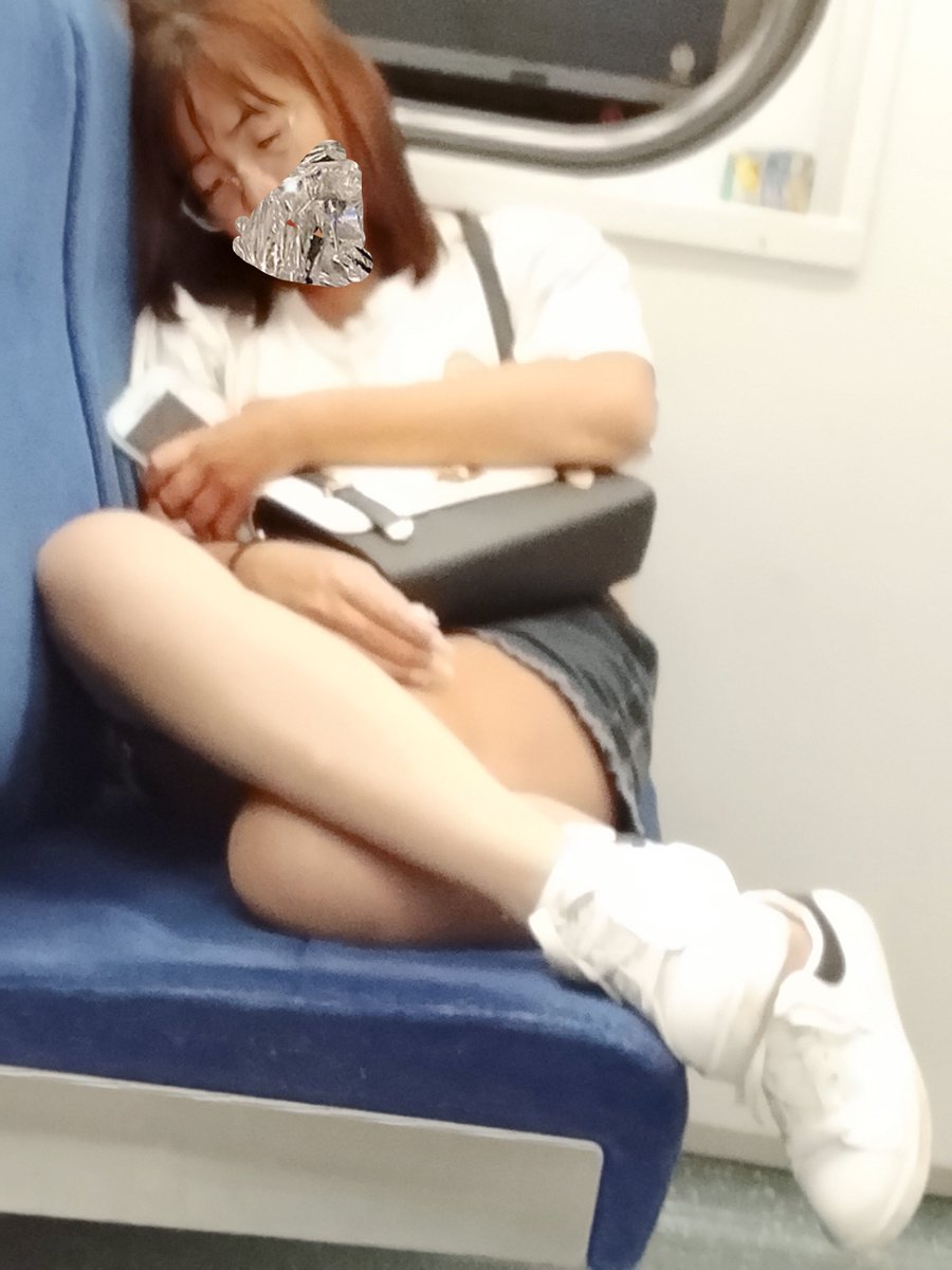 NTR155571's tweet photo. 當我們搭上最末班的電車

那場景跟看過的片中那氛圍雷同

不禁讓我色色魂爆發

將睡著的老婆旁邊位置空出來

想看看電車上幾個偷瞄的帥哥猛男

有沒有人真跑去做老婆旁邊

順勢發福利
（讓他對熟睡中的老婆上下其手）

如果被其他人看到

會不會變成電車癡漢特輯

也太刺激了！

#私訊報名 #電車 https://t.co/FqQqfb2WRE