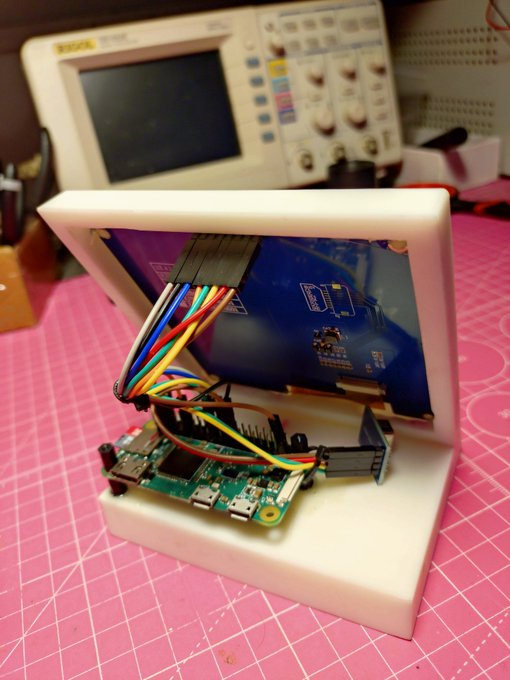 titojff's tweet photo. Acabei esta coisa. Next...  #RaspberryPiZeroW #SCD4x #CO2 #Electronics #Python #3D #FreeCad #JLC3DP https://t.co/D7GCoWrnPR