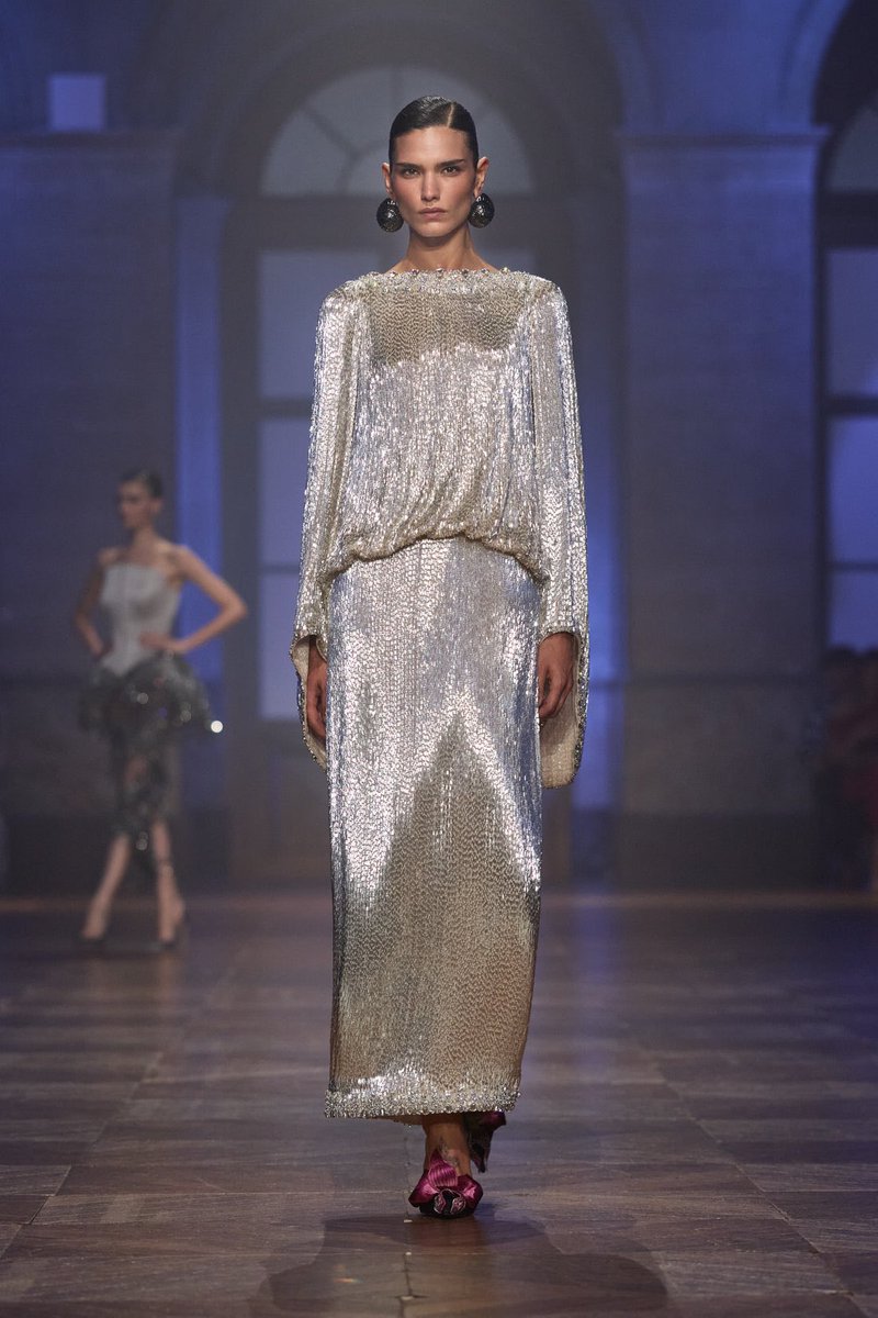 fash__ion0's tweet photo. GEORGES HOBEIKA | Fall / Winter 2027 Couture https://t.co/HmFxRnXAWF