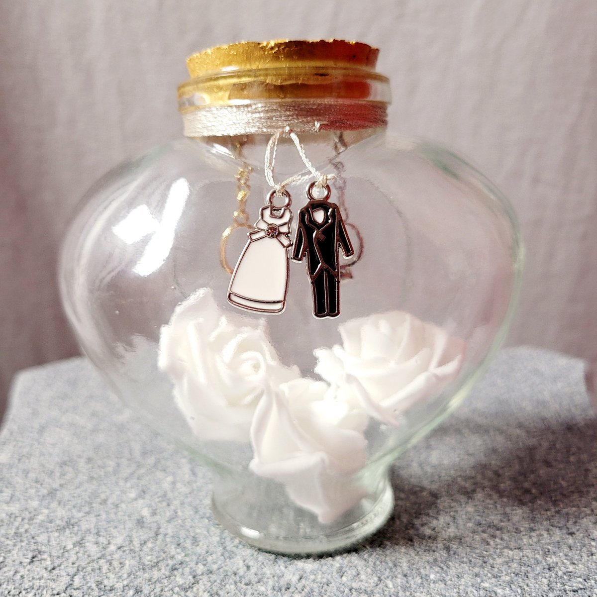 JamesGannonCom's tweet photo. The Bottles of Life 021: One Couple, One Heart- Some things just belong together. 👰‍♀️🤵 💍🩶💐 #thebottlesoflife #artsandcrafts #bottle https://t.co/BkLduEPzhw