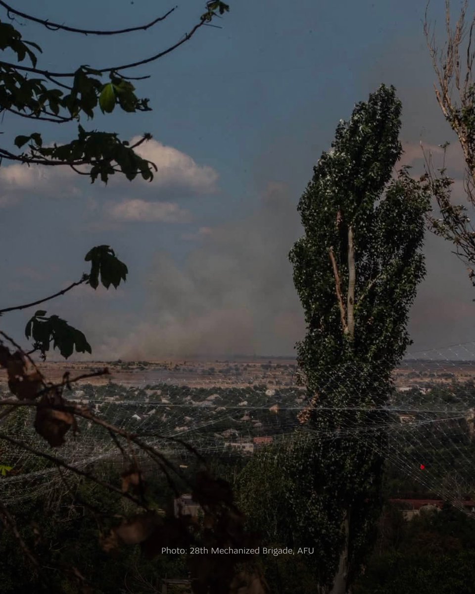 MFA_Ukraine's tweet photo. Just months ago, this was a place where people simply lived, worked, and raised their children. Today, entire districts of Druzhkivka in Ukraine's Donetsk region lie in ruins because of Russia's attacks.

Russia continues its deliberate campaign to destroy Ukrainian cities. More pressure on the aggressor is needed right now to stop these atrocities.