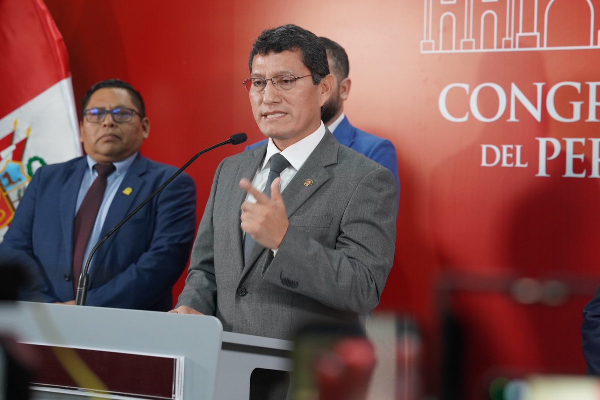 HarveyColchado's tweet photo. ¡MIS DOS PRIMERAS LEYES CONTRA EL CRIMEN YA ESTÁN EN MARCHA!

En cumplimiento del Plan de Gobierno de Ahora Nación, presenté mis dos primeros proyectos de ley para enfrentar la extorsión y fortalecer la lucha contra el crimen organizado.

Llegué al Congreso no para mirar el problema, sino para enfrentarlo. Con leyes, decisión y resultados.

#harveycolchado #ahoranacion #pnp #congresodelarepublicadelperú #seguridad