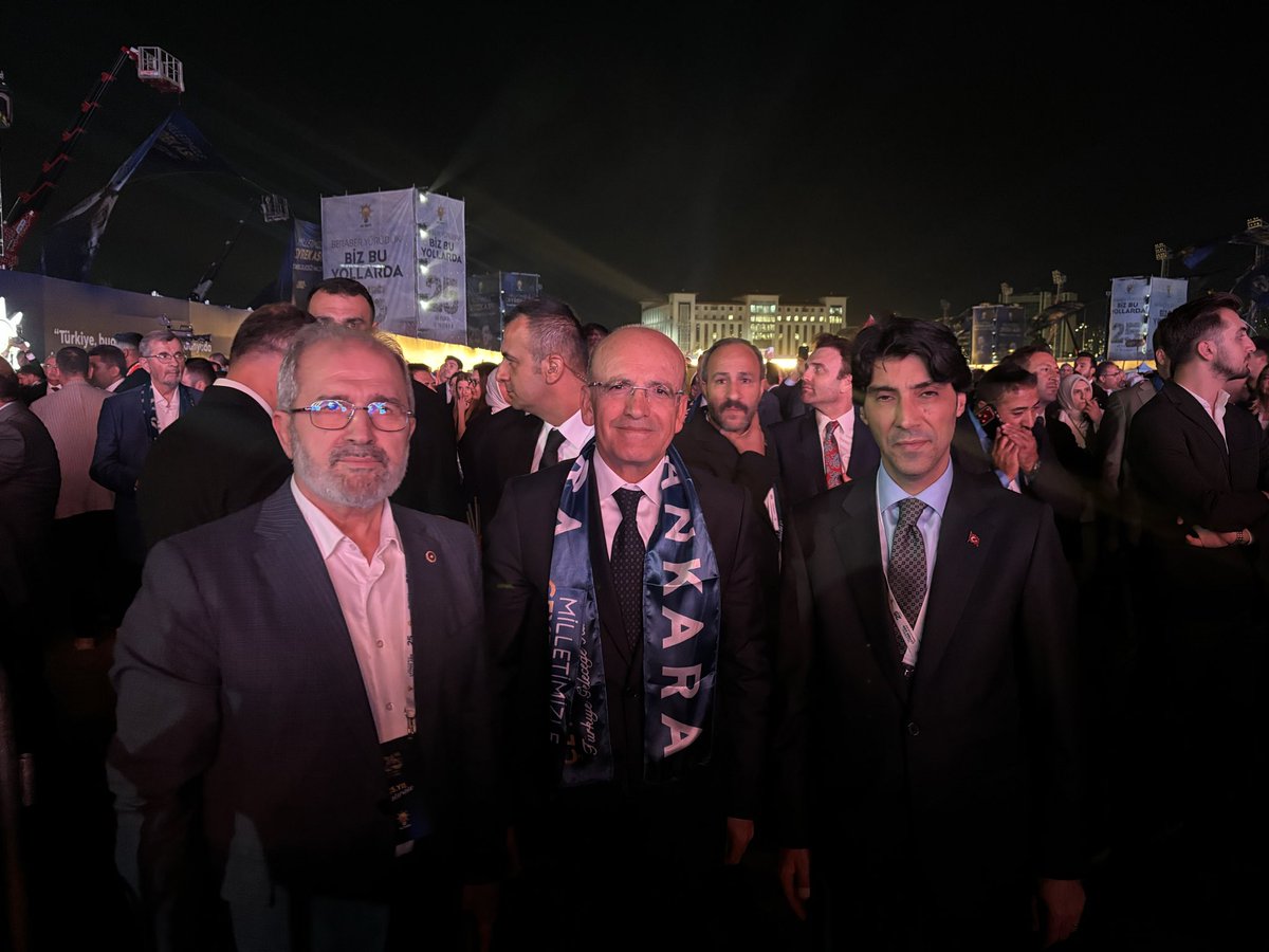 mehmetsaityaz's tweet photo. 📍Başkent Millet Bahçesi

Cumhurbaşkanımız ve Genel Başkanımız Sayın Recep Tayyip Erdoğan’ın liderliğinde, milletimizin güveni ve desteğiyle 25 yıldır aynı inanç ve kararlılıkla halkımız için gece gündüz demeden çalışan, sayısız hizmet üreten AK Parti’mizin 25. kuruluş yıl dönümü kutlu olsun. Daha nice yıllara!