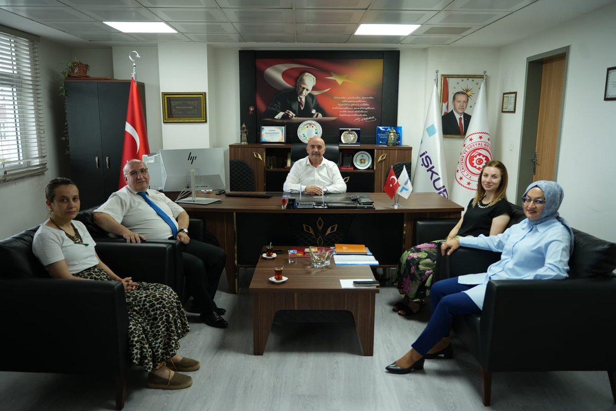 GiresunDsm's tweet photo. Adalet Bakanlığı ile Çalışma ve Sosyal Güvenlik Bakanlığı  arasında imzalanan protokol kapsamında Taşra Yürütme Kurulu toplantısı paydaş kurumların katılımı ile Giresun İŞKUR Müdürlüğünde yapıldı. https://t.co/1hzRhLlYdR