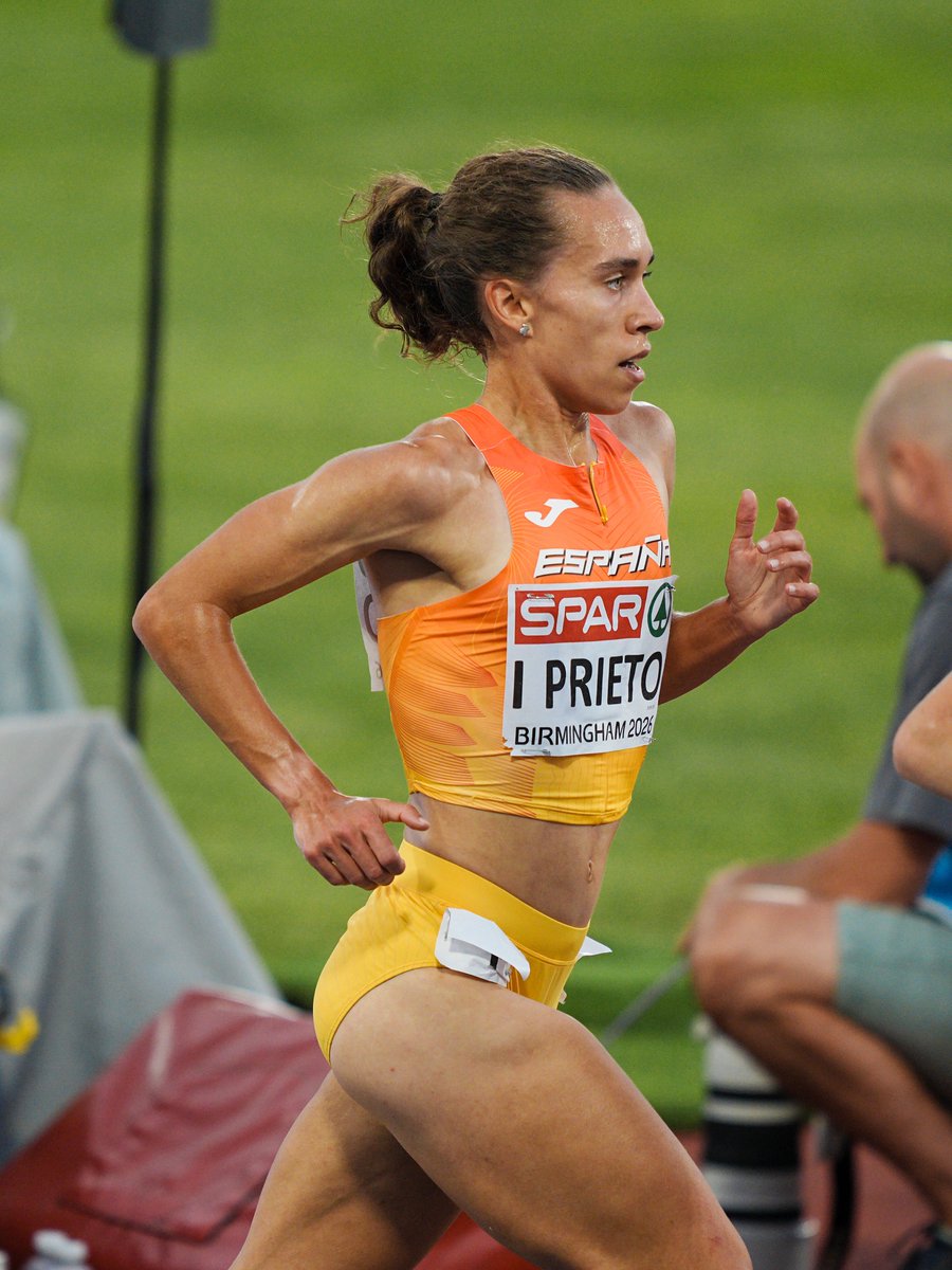 atletismoRFEA's tweet photo. 𝐀𝐧𝐭𝐨𝐥𝐨́𝐠𝐢𝐜𝐚 𝐈𝐝𝐚𝐢𝐫𝐚 𝐏𝐫𝐢𝐞𝐭𝐨 𝟒ª 𝐝𝐞 𝐄𝐮𝐫𝐨𝐩𝐚

La segoviana, en la carerra de su vida y dando la cara, se marca un ⏱️31:59.84 para lograr una plaza histórica

👉 Líder 🇪🇸 del año
👉 9ª española de todos los tiempos
👉 El mismo puesto que su padre y entrenador Antonio prieto en Split 1990 (hace 36 años)
👉 La tercera vez que una española dobla 5000/1000 m en un Europeo
👉 Llegaba con la 18ª MP de las participantes ... una mejora FASTÁSTICA 👏👏👏

19ª @Carlita_g7 ⏱️ 33:02.58

#PasiónPorCompetir

📺 @teledeporte y @eurosport_es
📊 https://t.co/HHvs1o6dna
📸 https://t.co/K9h8o8H4U9