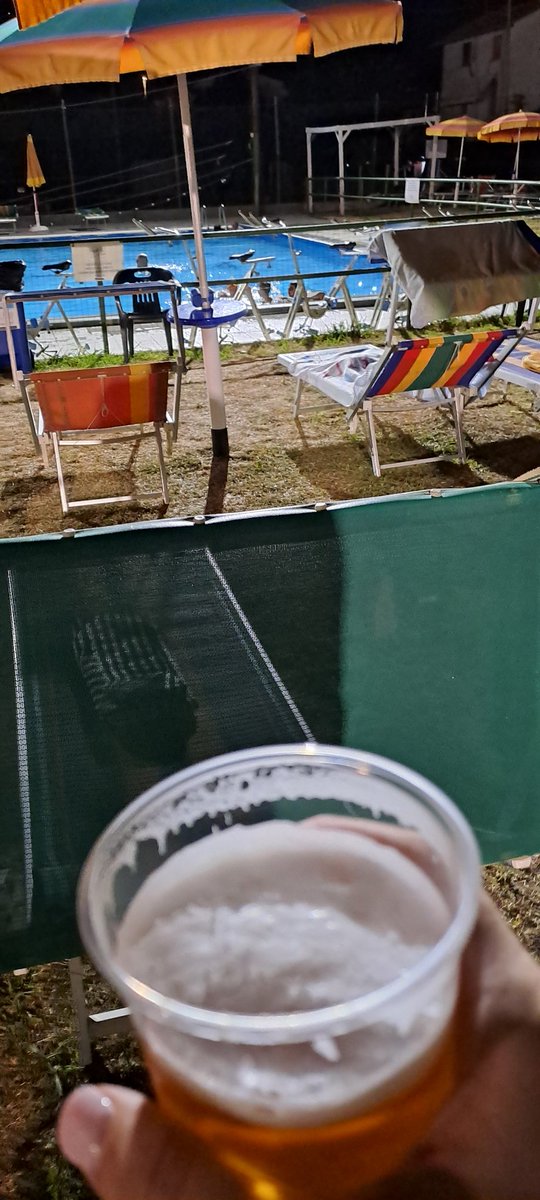 TheChick420's tweet photo. Holidays starts now with pool and good beer 🙌🙌🙌 https://t.co/Fq06dyvQsr