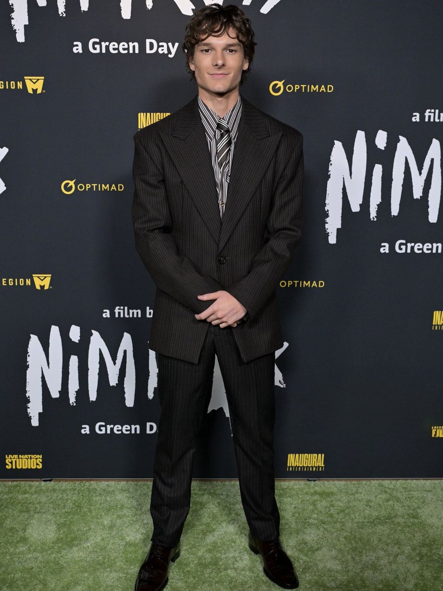 mascnthames's tweet photo. Nimrods premiere https://t.co/RqGDnshB4w