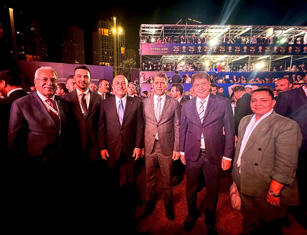 mustafatoklu07's tweet photo. 25 yıldır olduğu gibi bugün de istikametimiz belli: Milletimize hizmet, Türkiye’ye eser, geleceğe güçlü bir miras.

Bu kutlu yürüyüşte nice yıllara, nice eserlere, nice büyük zaferlere… 🇹🇷 https://t.co/LJxaLVRJzQ