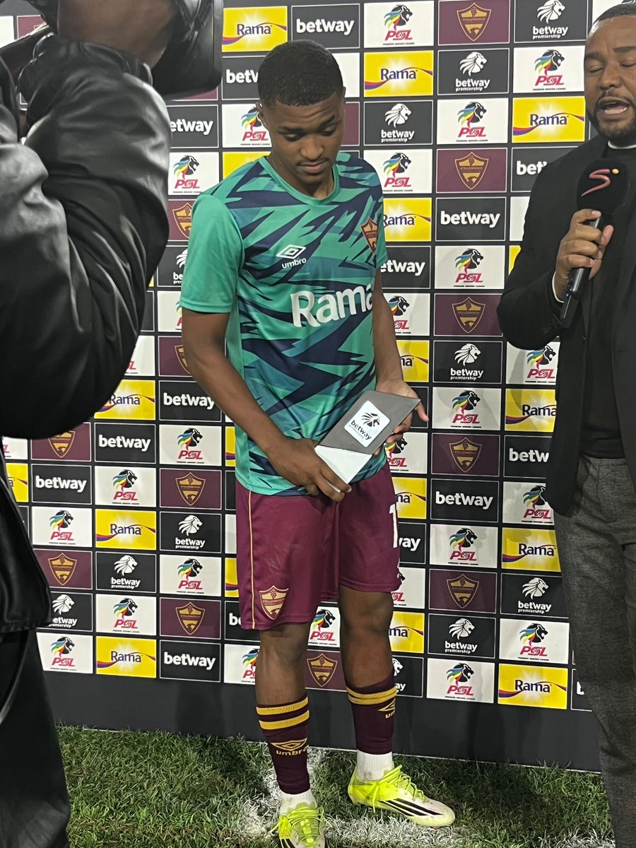 iDiskiTimes's tweet photo. 𝗥𝗘𝗠𝗘𝗠𝗕𝗘𝗥 𝗧𝗛𝗘 𝗡𝗔𝗠𝗘 ❗️

Quwan Plaatjies - Man Of The Match 

- 20 years old
- Senior debut
- Hat-trick (54', 28', 13')

SIMPLY SENSATIONAL🔥

#BetwayPrem https://t.co/ydPwnTuGgO