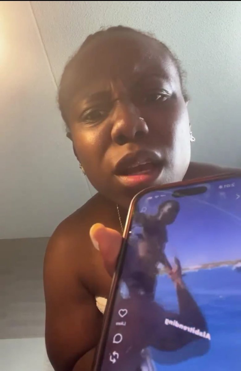 GuyMr10's tweet photo. “Burna Boy, I will have a problem with you soon, what’s that rough play you were doing inside ocean when you know we have no song together yet? What if a big shark swallows you? Please don’t try it again” 

— Singer Teni 😂 https://t.co/HEYjsfMsKL