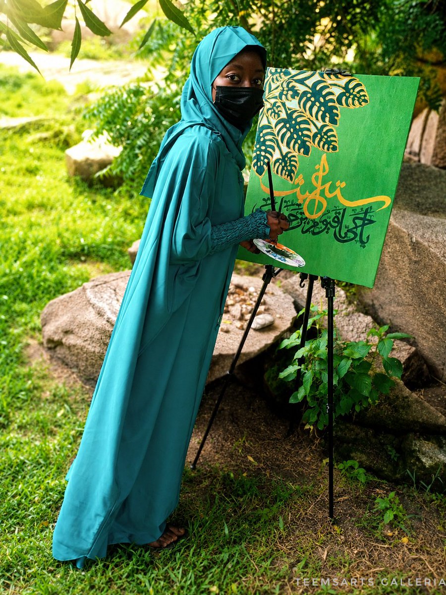 DaaOptimist's tweet photo. One thing I love after painting is to be around nature 🌲 and if our little garden could talk I believe it has seen more of my paintings than anyone else. It's gives me that sense of comfort and serenity 😌☺️ that I'm so loving to bask in forever 🙌🏾 
 #art #nature #naturelovers https://t.co/uNPbOhi8Tb