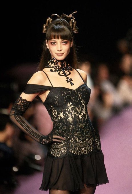 gobIinarchive's tweet photo. Christian Lacroix F/W 1994 https://t.co/V3nqTW6Kqf