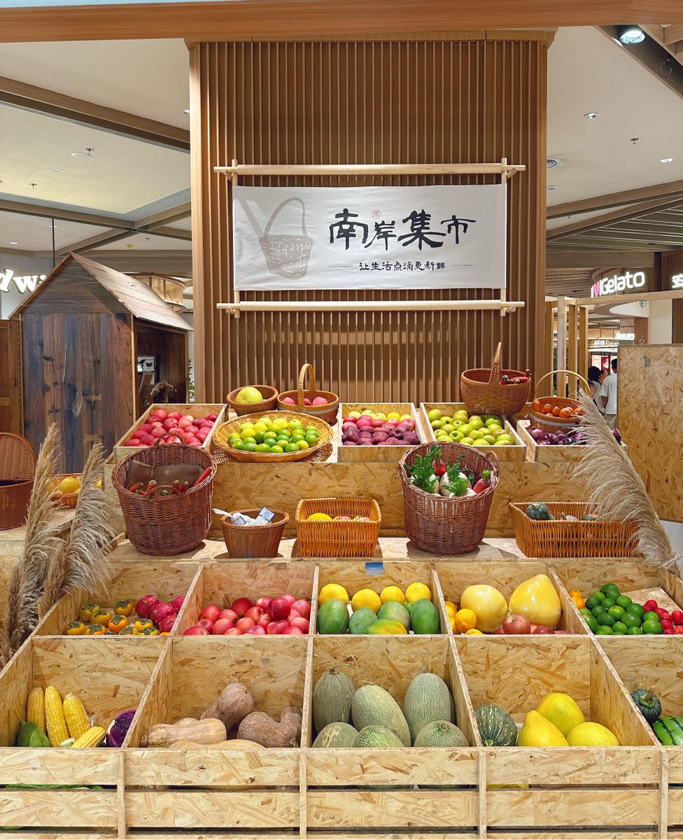 OzerOzero374's tweet photo. Fresh organic veggies at local market! 50% off this weekend. Stock up for your healthy meals! https://t.co/xf0Wmj8rx0