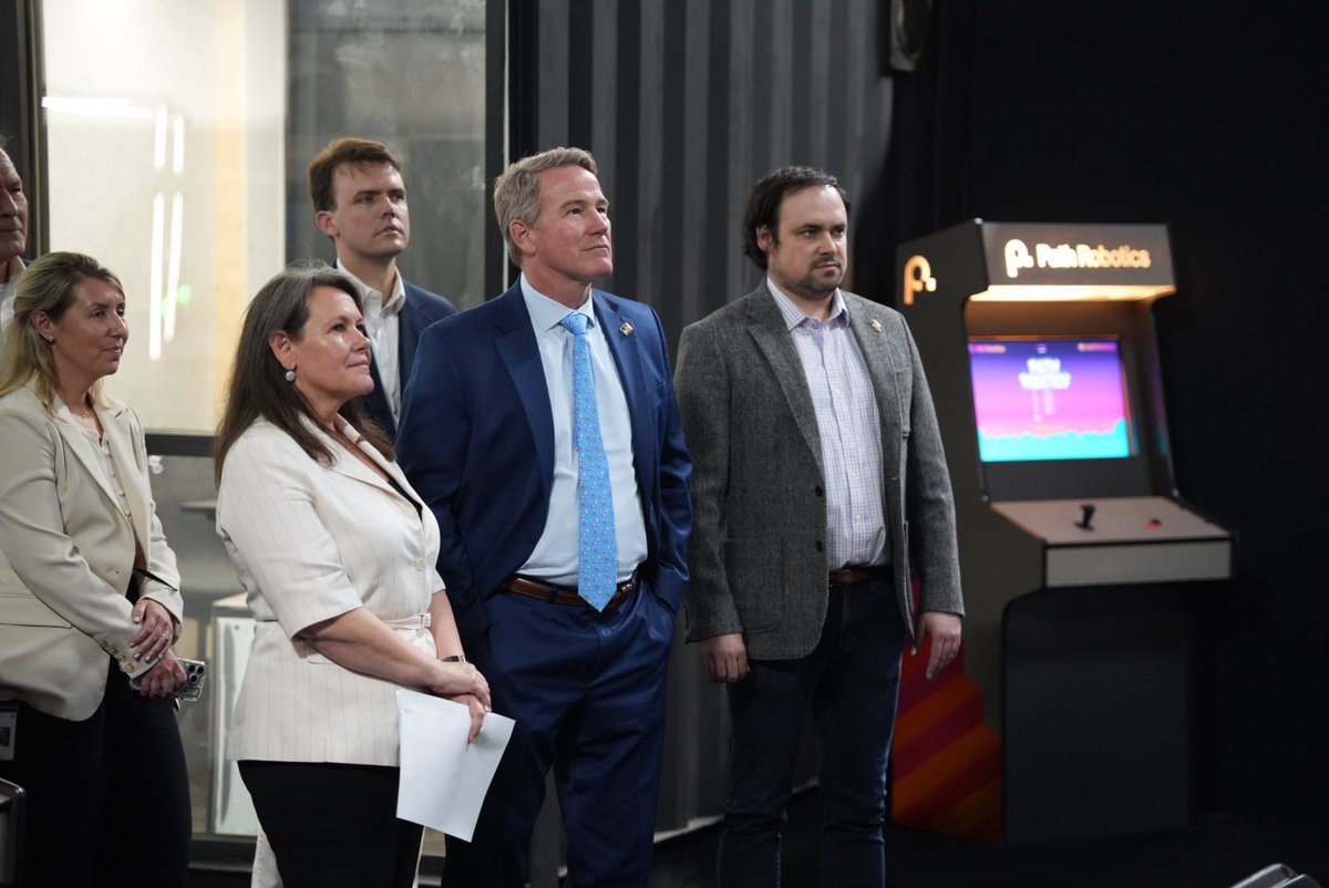 SenJonHusted's tweet photo. @PathRobotics is building robotic tools to increase the productivity of America’s shipbuilding workforce, keeping Ohio at the forefront of American manufacturing. https://t.co/2SZGWXzEN0