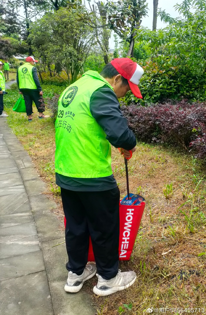 yamnimae_walker's tweet photo. Come join our community's neighborhood clean-up this Sat 9am at Central Park! Gloves u0026 snacks provided—let's spruce up our shared space together! https://t.co/5q3sX9EfMV