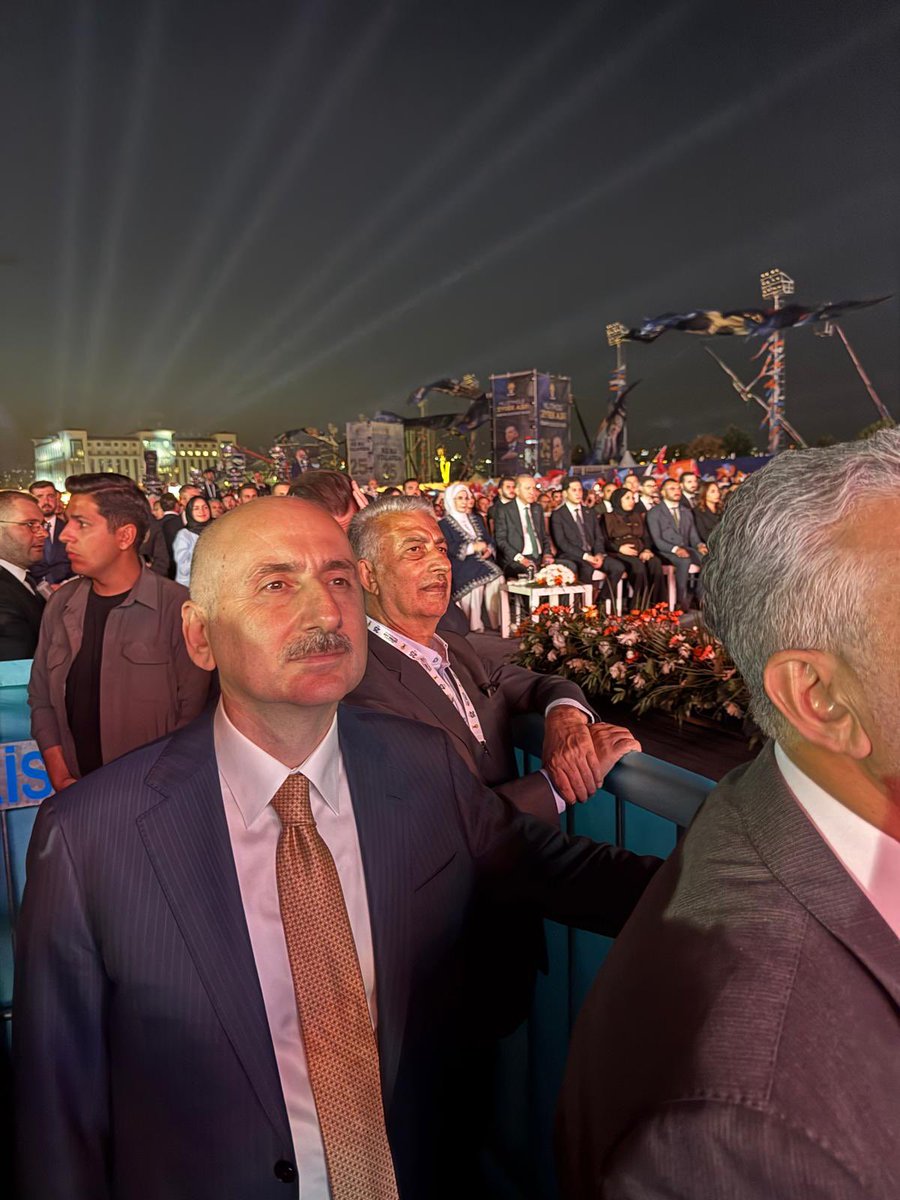 akaraismailoglu's tweet photo. Genel Başkanımız ve Cumhurbaşkanımız Sn. @RTErdogan’ın teşrifleriyle Ankara Millet Bahçesi’nde gerçekleştirdiğimiz AK Parti’mizin 25. Kuruluş Yıl Dönümü Programı’na katıldık.

İlk günkü hizmet anlayışı ve çalışma azmiyle, Cumhurbaşkanımızın liderliğinde Türkiye Yüzyılı vizyonu doğrultusunda ülkemizi daha müreffeh yarınlara taşımak için çalışmaya devam edeceğiz.

Partimizin 25. kuruluş yıl dönümünü en kalbi duygularımla kutluyor; bu kutlu yürüyüşe emek veren, katkı sunan tüm dava arkadaşlarıma şükranlarımı sunuyorum.

#AKParti25Yaşında