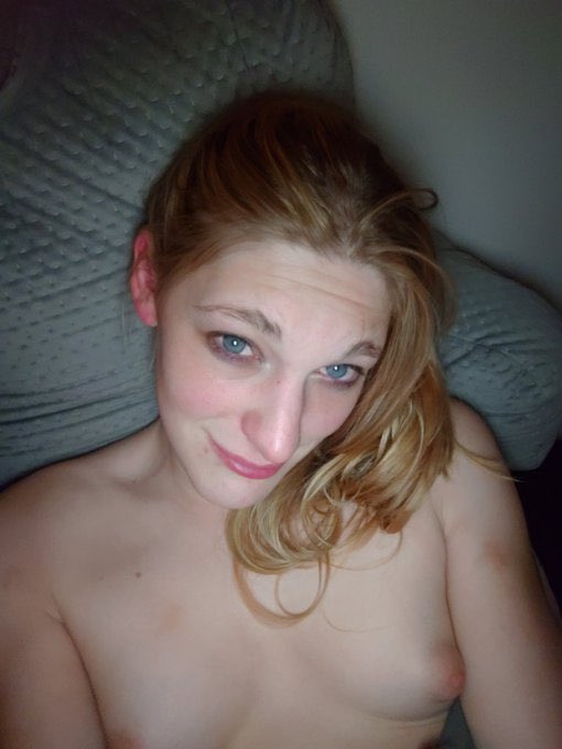 Transhhmc's tweet photo. 1. my face 
2. Ass and the key 🔑 to unlock it

1.
OR
2.
#trans #transgirls #laurynlyme #lgbtq https://t.co/SxaboVGEhH