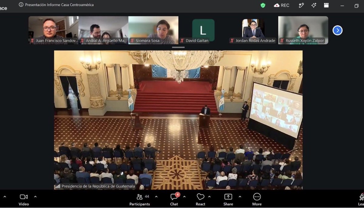 JSandoval1982's tweet photo. Casa Centroamérica presentó al presidente @BArevalodeLeon el informe sobre el exilio forzado en Guatemala. Valoramos que esta realidad llegue al más alto nivel del Estado, pero ahora deben venir acciones concretas.

Quienes seguimos en el exilio exigimos el fin de la criminalización, acceso efectivo a nuestros expedientes, reparación integral y condiciones reales para un retorno seguro y digno, con garantías de no repetición.