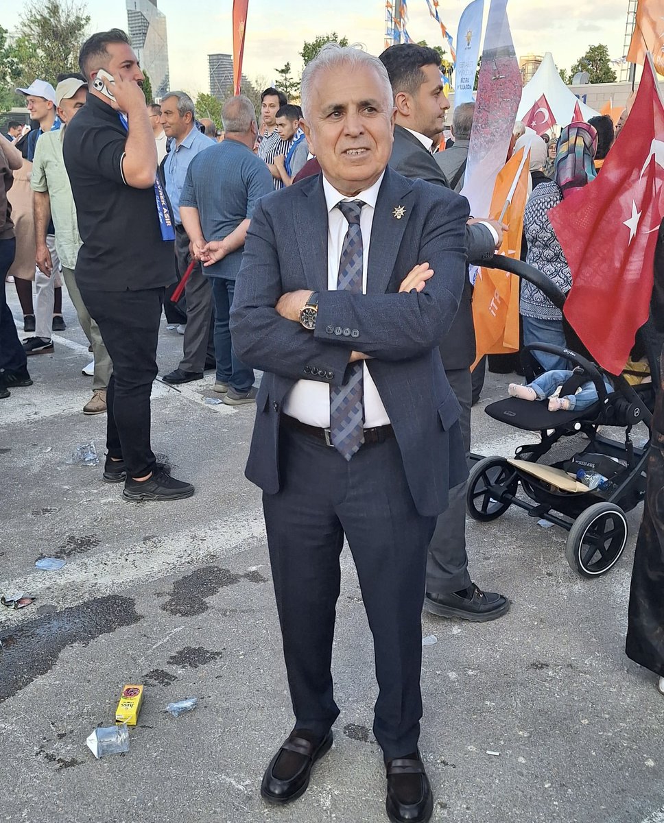 buyukfirat63's tweet photo. 📍 Ankara Millet Bahçesi

25. Yıl Özel Mitingimizdeyiz!

Cumhurbaşkanımızın ve Genel Başkanımız Recep Tayyip Erdoğan’ın teşriflerini bekliyoruz!

#MilletimizleÇeyrekAsır 

@Akparti @RTErdogan https://t.co/zqgNtJZETu