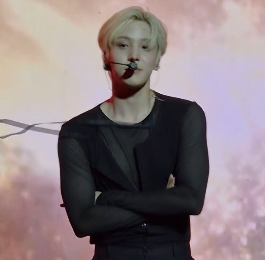 hotdogyunho's tweet photo. Oh right okay https://t.co/jqHOarensa