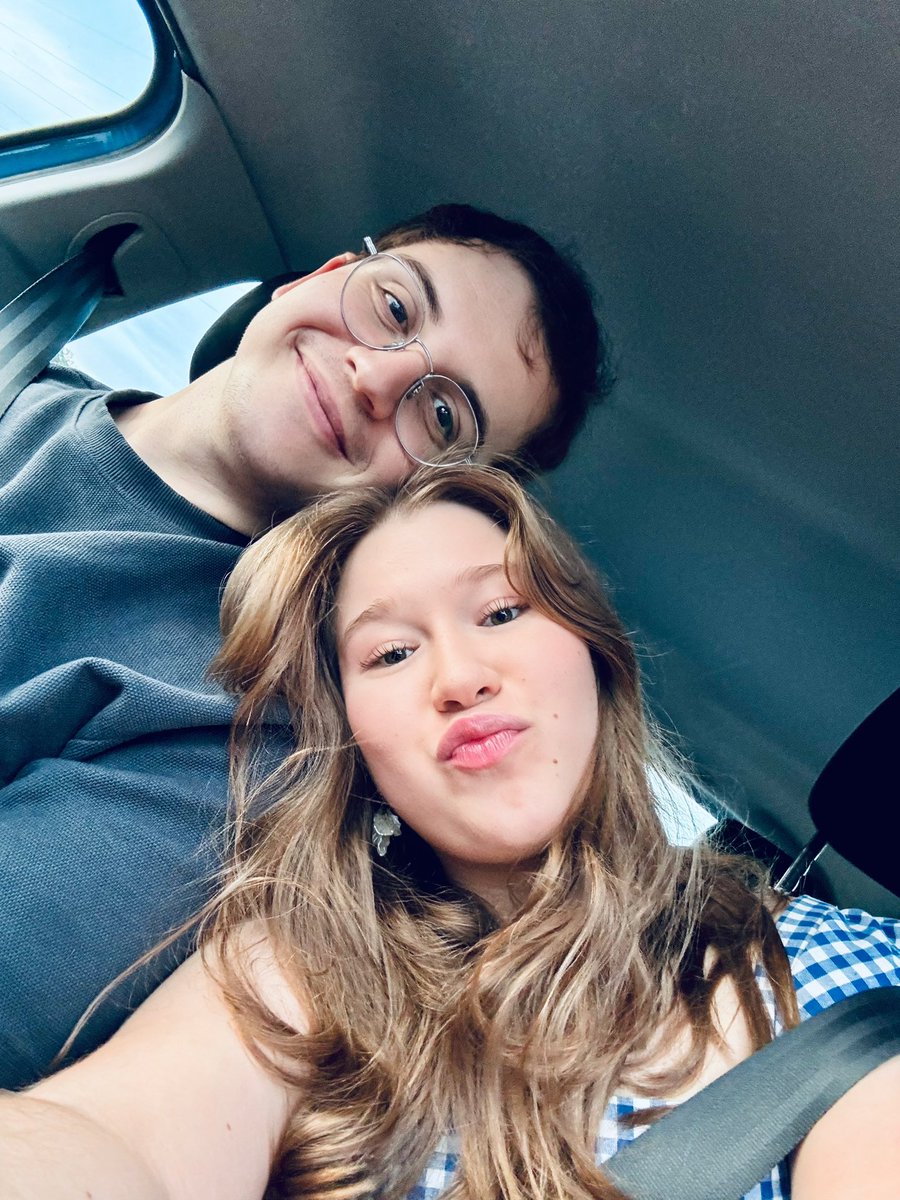 auriangelena's tweet photo. 10 meses juntos, y te elegiría en las siguientes 10 vidas más 🤍 https://t.co/LeIEuzCWGn