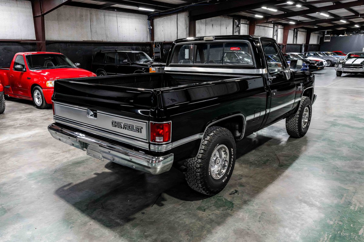 PCClassicCars's tweet photo. 1986 Chevrolet K10 4x4 For Sale 6.0 - 5 Speed - AC See More: https://t.co/azkQdRPNnz #PCClassicCars #LsSwap https://t.co/EKQlhg7oqm