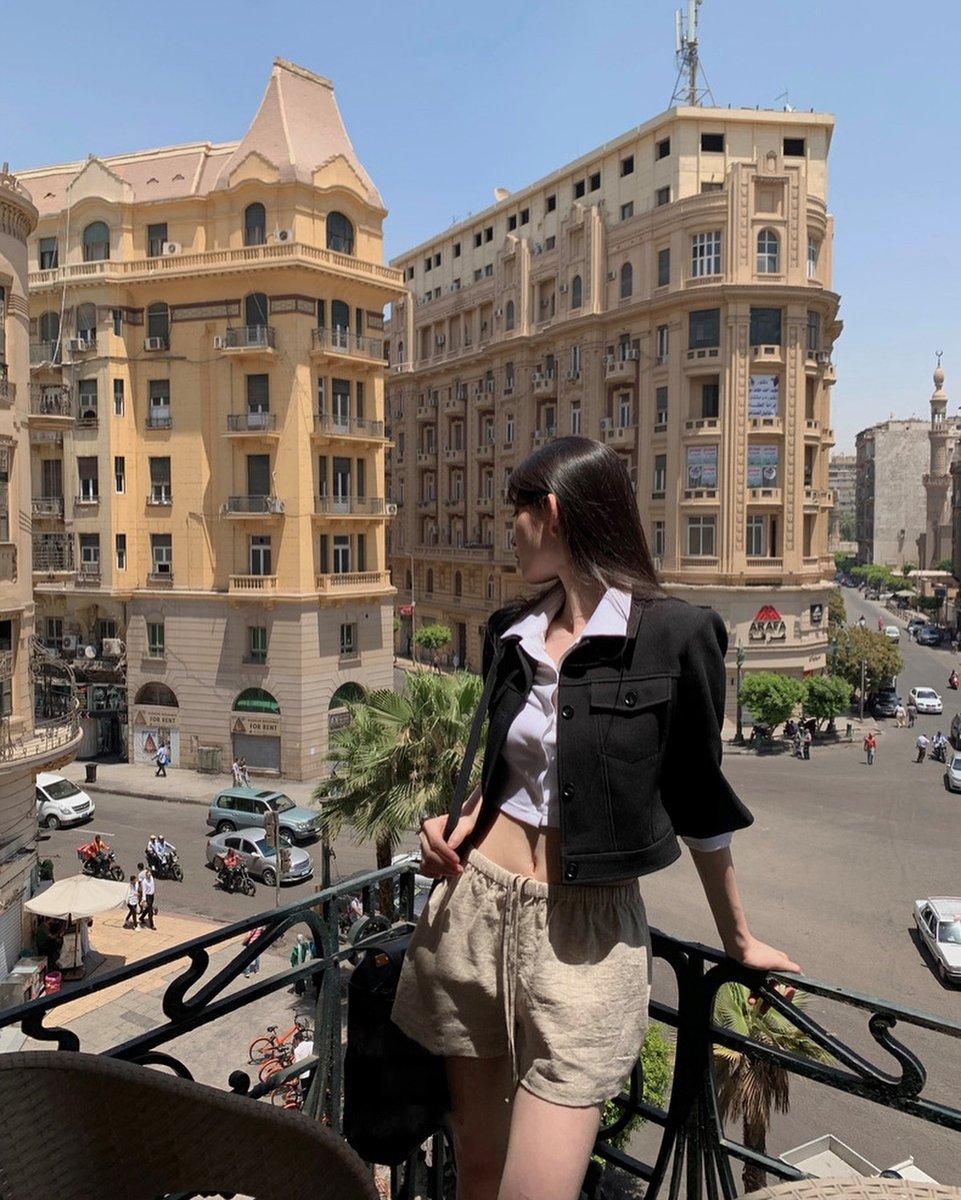 EDUART06's tweet photo. كيف حالك اليوم؟ أسأل الله أن تكون بصحة جيدة وقلب مطمئن ويوم يسير كما تحب
QZHK https://t.co/p9elYRtELY