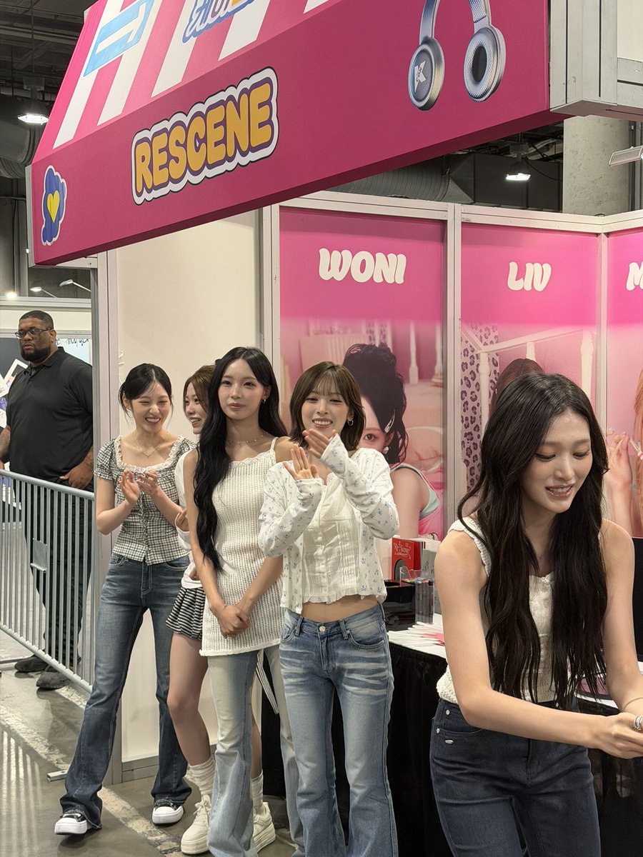 seokryudamn's tweet photo. one thing they don’t tell u about kcon 2026 is you will see rescene 9 times a day https://t.co/4kYk8BsCsx