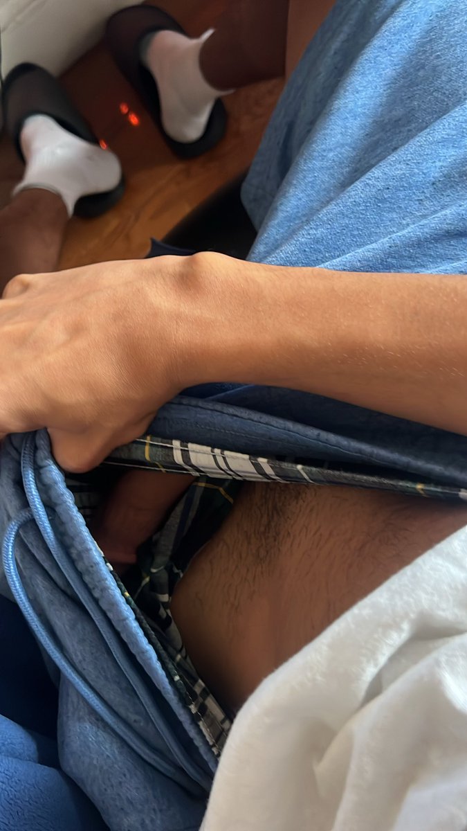 Zayboomd's tweet photo. Peak-a-boo 🫣#nyc #bbc #horny #sex #bigdick #long #lightskin #linkup #meetup #fuck #cum #freak #hard #big https://t.co/Zwzgz7TOF1