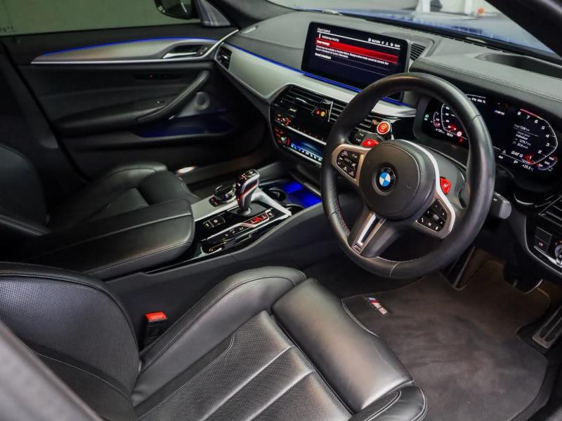 BoitumeloCaleb's tweet photo. R1 999 995 
2024 BMW M5 Competition
4.4L V8 Twin-Turbo V8 engine
460kW &amp; 750Nm of torque
(7 000 km)
Full Franchise Service History
Warranty:29 Months Or (93 000 km). https://t.co/h9JQ6F9424