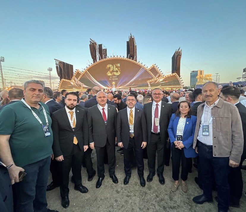 akkadinkars's tweet photo. Ankara’daki 25. yıl kutlamamız birlik ve beraberliğimizi bir kez daha gösterdi.

Sayın Cumhurbaşkanımız Recep Tayyip Erdoğan’ın liderliğinde Türkiye için aynı kararlılıkla çalışmaya devam ediyoruz.

AK Parti’mizin 25. yılı kutlu olsun. 🎉🇹🇷 https://t.co/gaP5t1wgmV