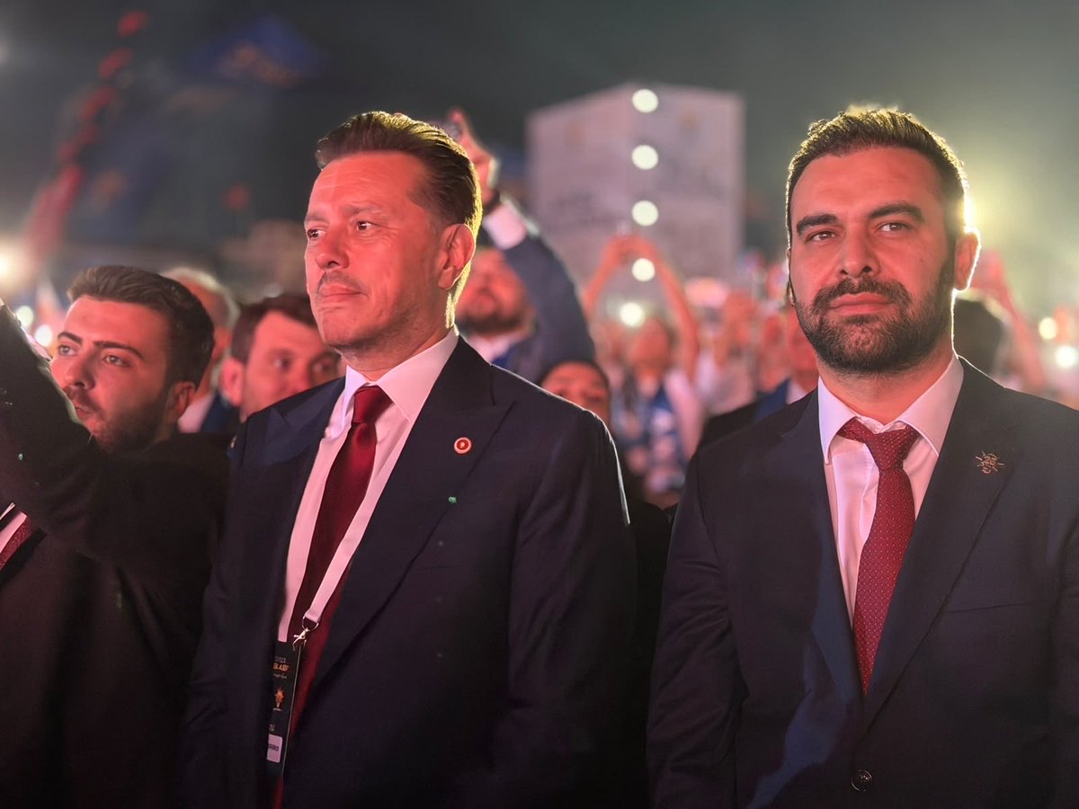 MurselCavdar's tweet photo. Çocukluğum, gençliğim, sevdam…

25 yıldır milletimizle omuz omuza, aynı inançla, aynı heyecanla süren büyük bir yolculuk…

İyi ki AK Parti. Nice AK yıllara… 🇹🇷

#AKParti25Yaşında https://t.co/eki5nEu1yQ