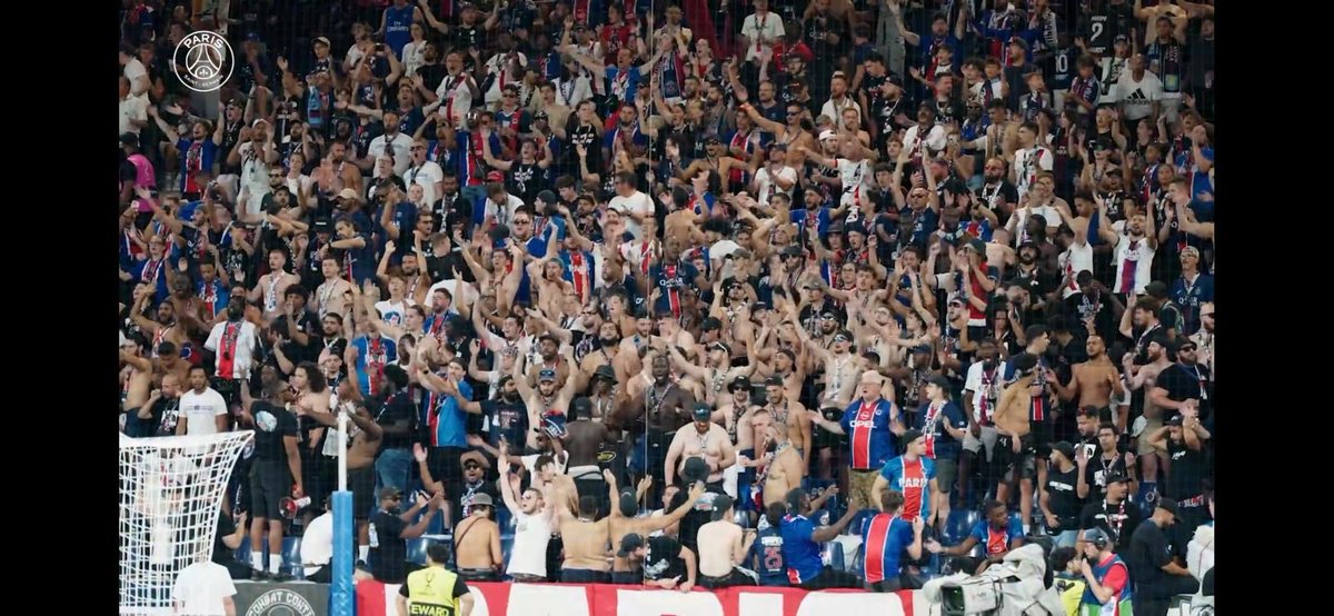 ronnie4972's tweet photo. Je suis à fond !!! 😂🔴🔵 https://t.co/g9R36Ct1s3