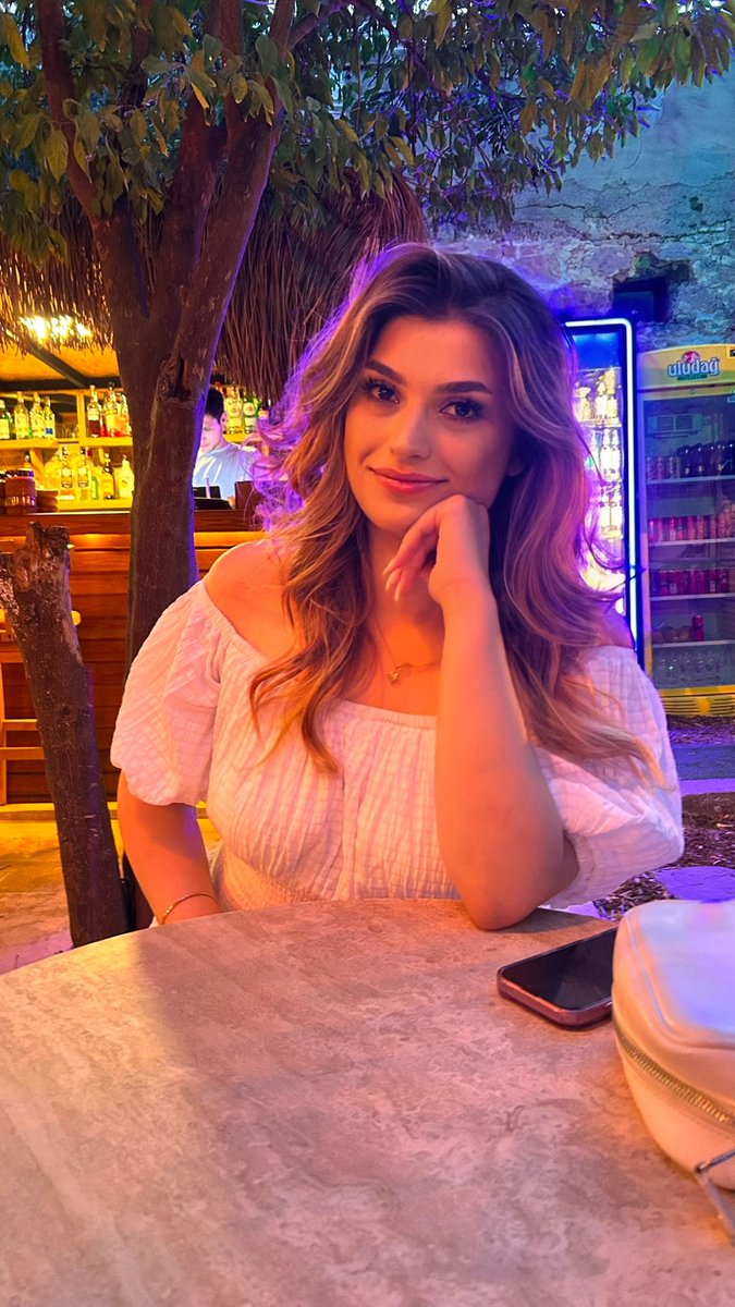 scaaglas's tweet photo. Ee burası instagrammış öyle duyduk 😂😂 https://t.co/xPoah80CFR