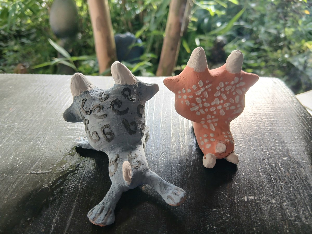 moko917111711's tweet photo. おはよ
御座います
昨日は嬉しいお客様が…🤭ついでに絵付け✨
本日は朝イチ草花園さんへ…
では
今日も
一日です
#陶芸
#焙煎珈琲
#アトリエ赫舎
#moko https://t.co/1BBwzzWK78