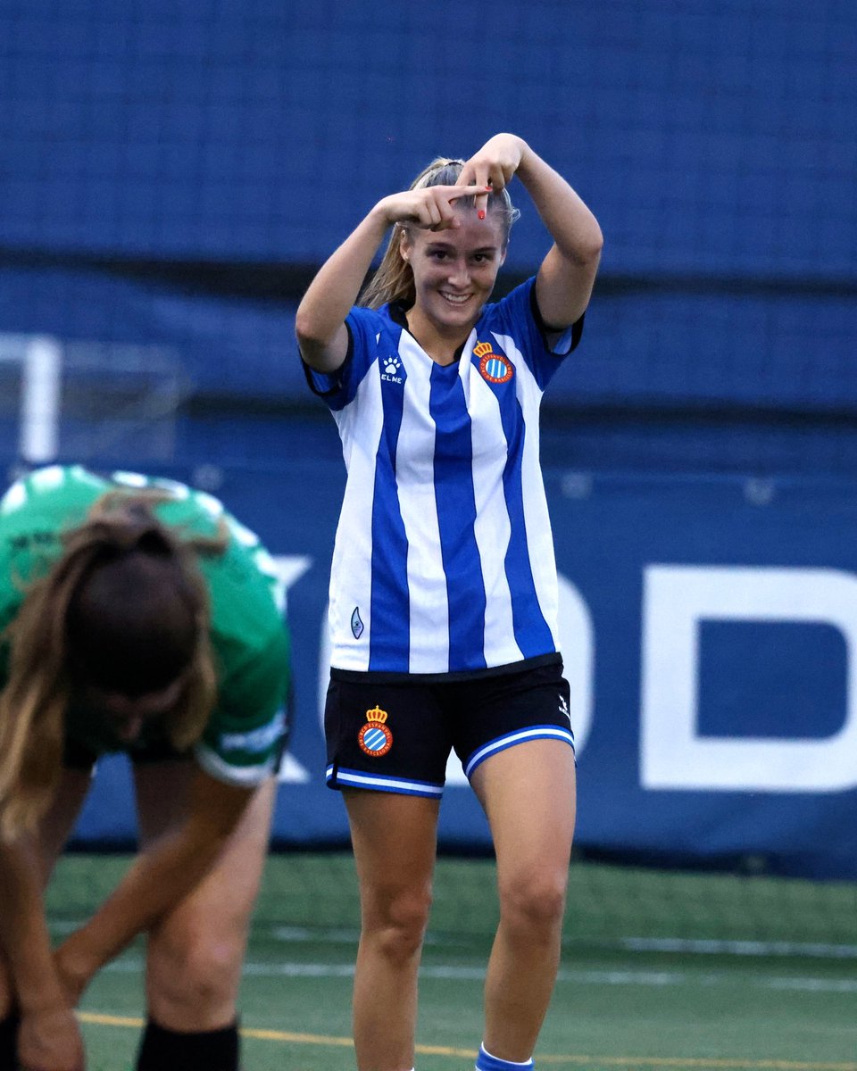 RCDE_La21's tweet photo. ⏹️ Femení B 6-0 Vic Riuprimer

Gran victòria del Femení B en el tercer test de pretemporada davant la Vic Riuprimer 👏

Les d’Adri Albaladejo continuen bones sensacions en aquesta pretemporada. Seguim! 🔥

#RCDEFem #La21 https://t.co/T0mNKeqf1O