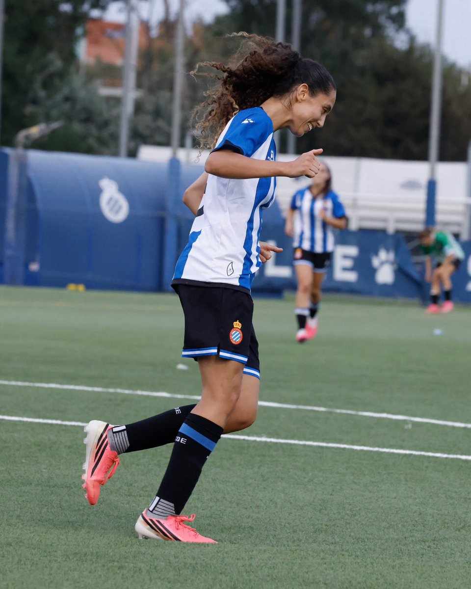 RCDE_La21's tweet photo. ⏹️ Femení B 6-0 Vic Riuprimer

Gran victòria del Femení B en el tercer test de pretemporada davant la Vic Riuprimer 👏

Les d’Adri Albaladejo continuen bones sensacions en aquesta pretemporada. Seguim! 🔥

#RCDEFem #La21 https://t.co/T0mNKeqf1O