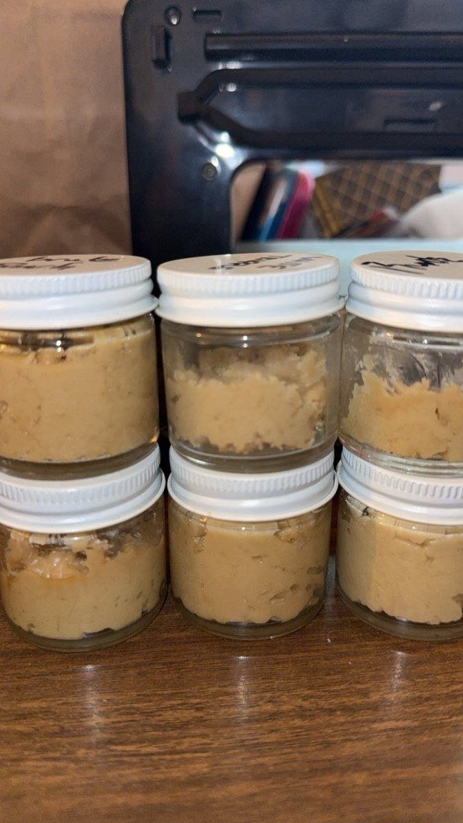 TheGrownClub's tweet photo. Indoor Budget Priced Live Rosin | 90u

Order Now https://t.co/zpEyQM2YwP

$175 7g
$350 Half Oz 
$700 Oz 
$2400 QP

#Rosin #HashRosin #Solventless #CannabisCommunity #WeedTwitter #Terps #LiveRosin #CannabisCulture #HashHead #ColdCure #FreshPress #CannabisCommunity #DabLife https://t.co/HZgvrVGJeq