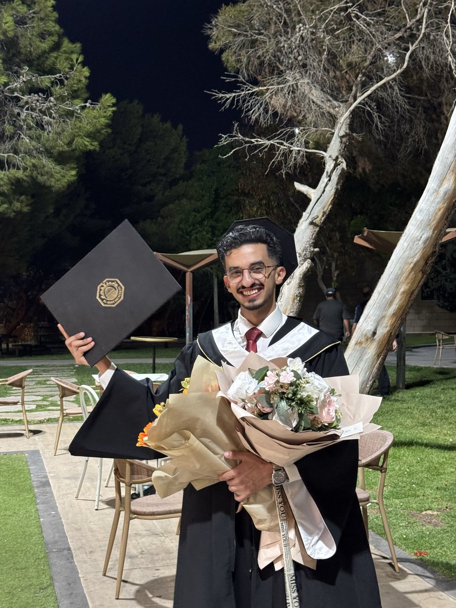mutaz18zagh's tweet photo. اليوم المنتظر🎓❣️ https://t.co/xwKBbBkeQz