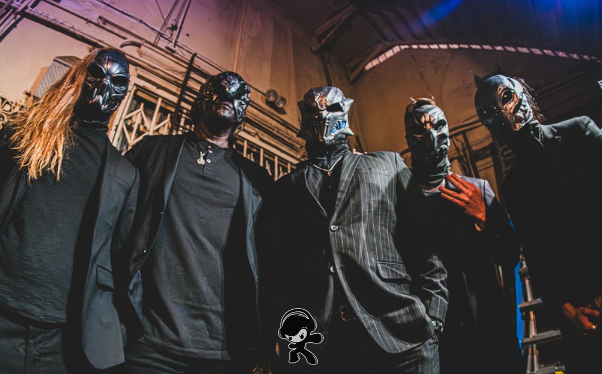 ExpansionRadial's tweet photo. Drift Mothership presenta That's Fine, un explosivo track de melodic metal que transforma la ansiedad en riffs, breakdowns y momentos épicos.
https://t.co/deV7QnQ4d4

#DriftMothership #ThatsFine #MelodicMetal #ExpandeTusSentidos https://t.co/BY3BlNvanx
