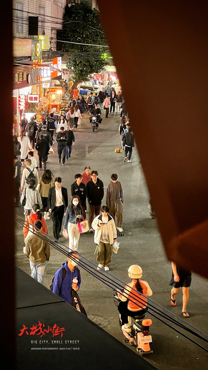 ayazabdullah6's tweet photo. Our university photography club's street photo walk this Sat! Catch urban vibes, make friends, and share shots of our city. Sign up via the link in bio! ， https://t.co/fuYP3SSwyb