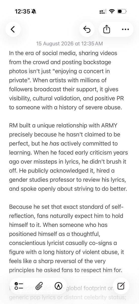 lil_712's tweet photo. Expecting an explanation or an acknowledgment of the impact isn't "entitlement" it's holding them to the standard of the relationship they spent a decade cultivating.
Blind support isn't real loyalty. 

#bts #rm #jhope https://t.co/h0Q4v1YwwB
