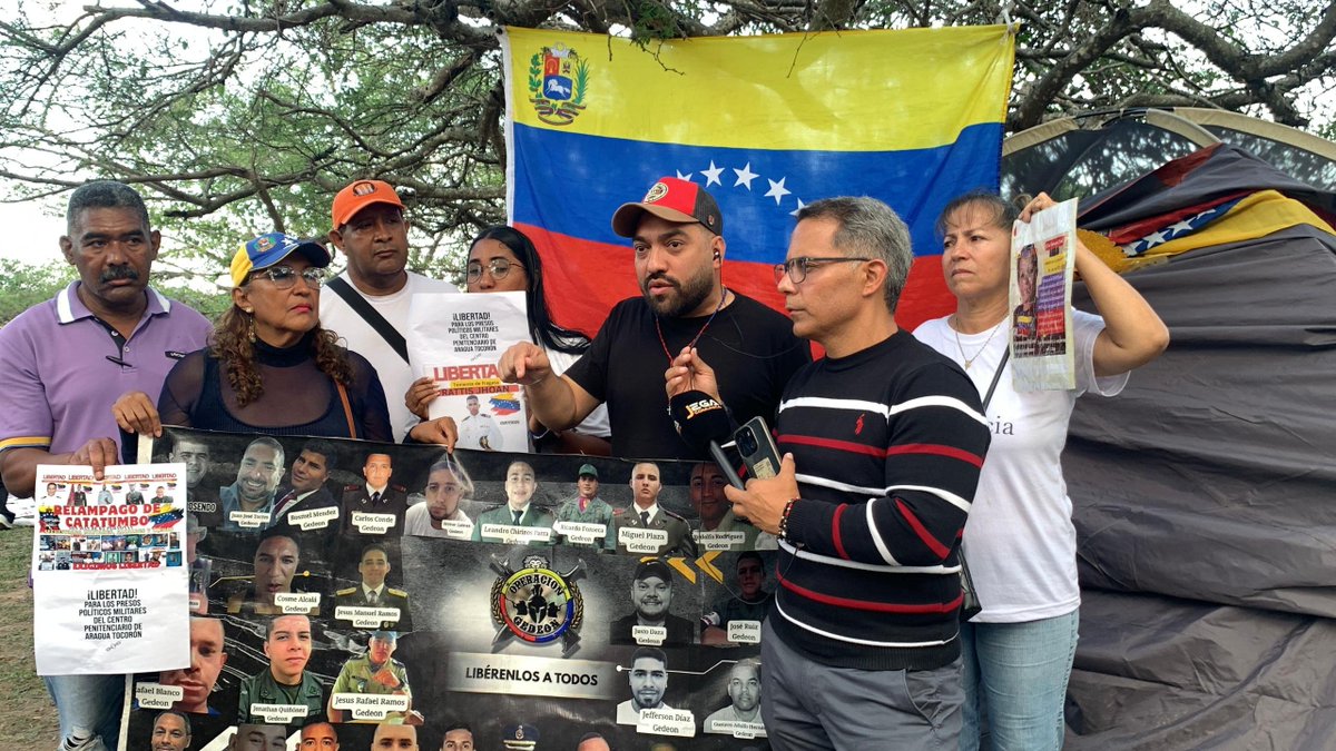 Boligrafo5G's tweet photo. Liberen a todos nuestros hermanos presos políticos 🇻🇪🇻🇪

¡Libertad de Venezuela! https://t.co/atzxc1GBAs