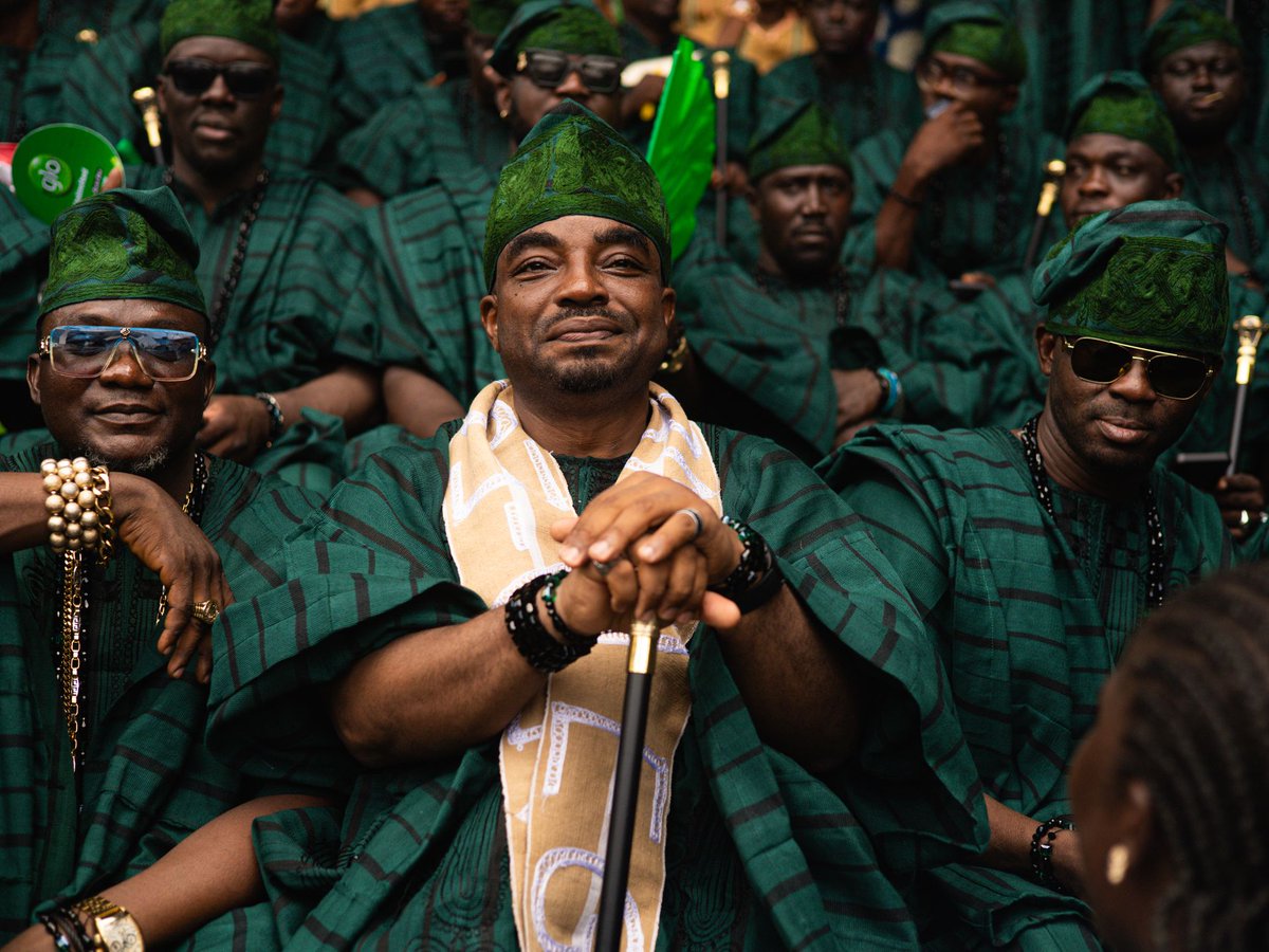 afroglance's tweet photo. Absolute royalty on display! 👑 The sights, sounds, and majestic horse riding at the Ojude Oba festival remind us why our heritage is unmatched. Truly a beautiful sight to behold.  🦅✨ #OjudeOba #IjebuOde #ExploreNigeria #AfricanEchoes https://t.co/Sx2KGoVAgW