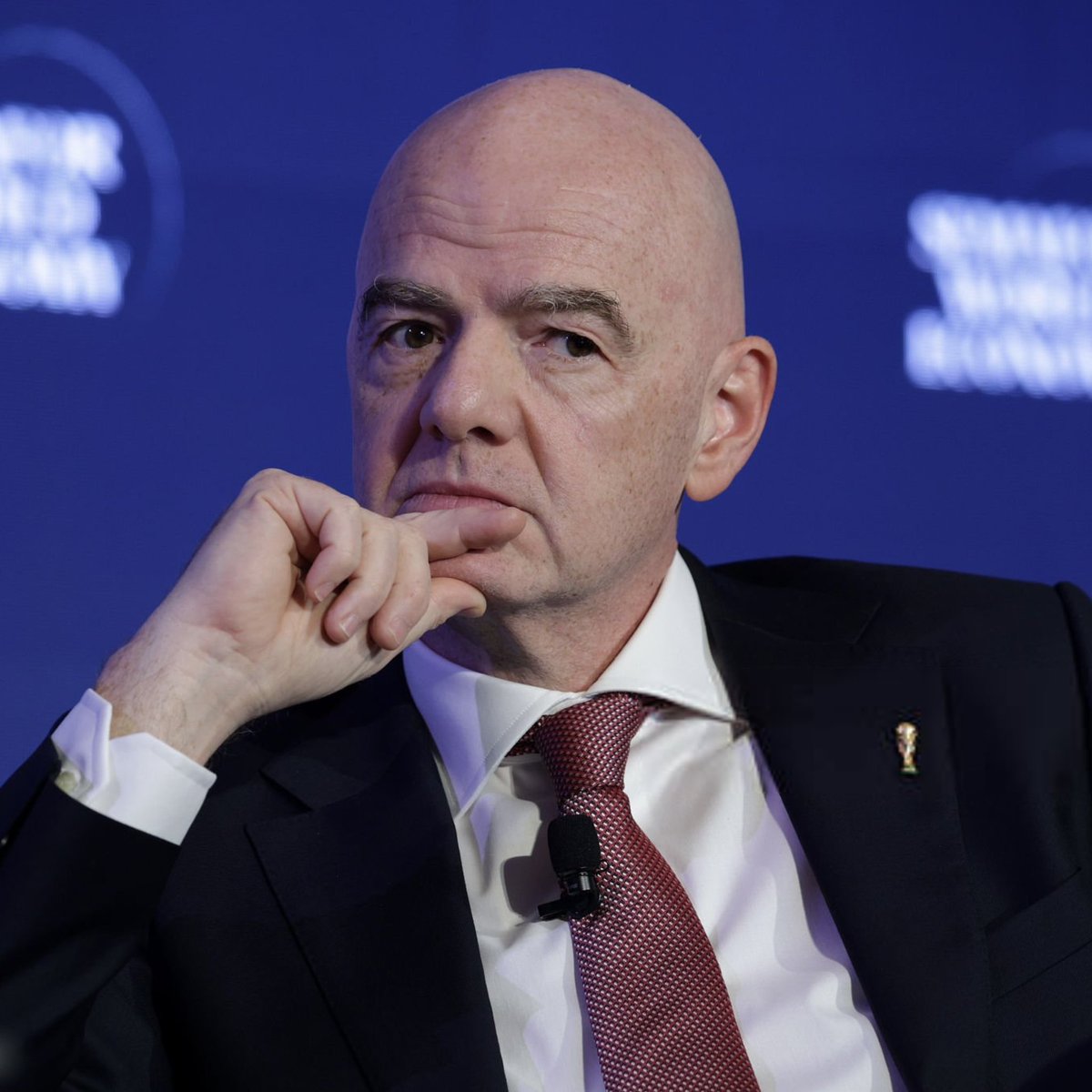ActuFoot_'s tweet photo. 🚨🚨 En coulisses, PHILIPPE DIALLO 🇫🇷 SOUTIENT GIANNI INFANTINO 🇨🇭 !!!! 🤯

Le président de la FFF ne compte pas suivre les positions de l'UEFA sur le boycott. ❌ 

🗞️ @Romain_Molina https://t.co/1KErrw4yy2