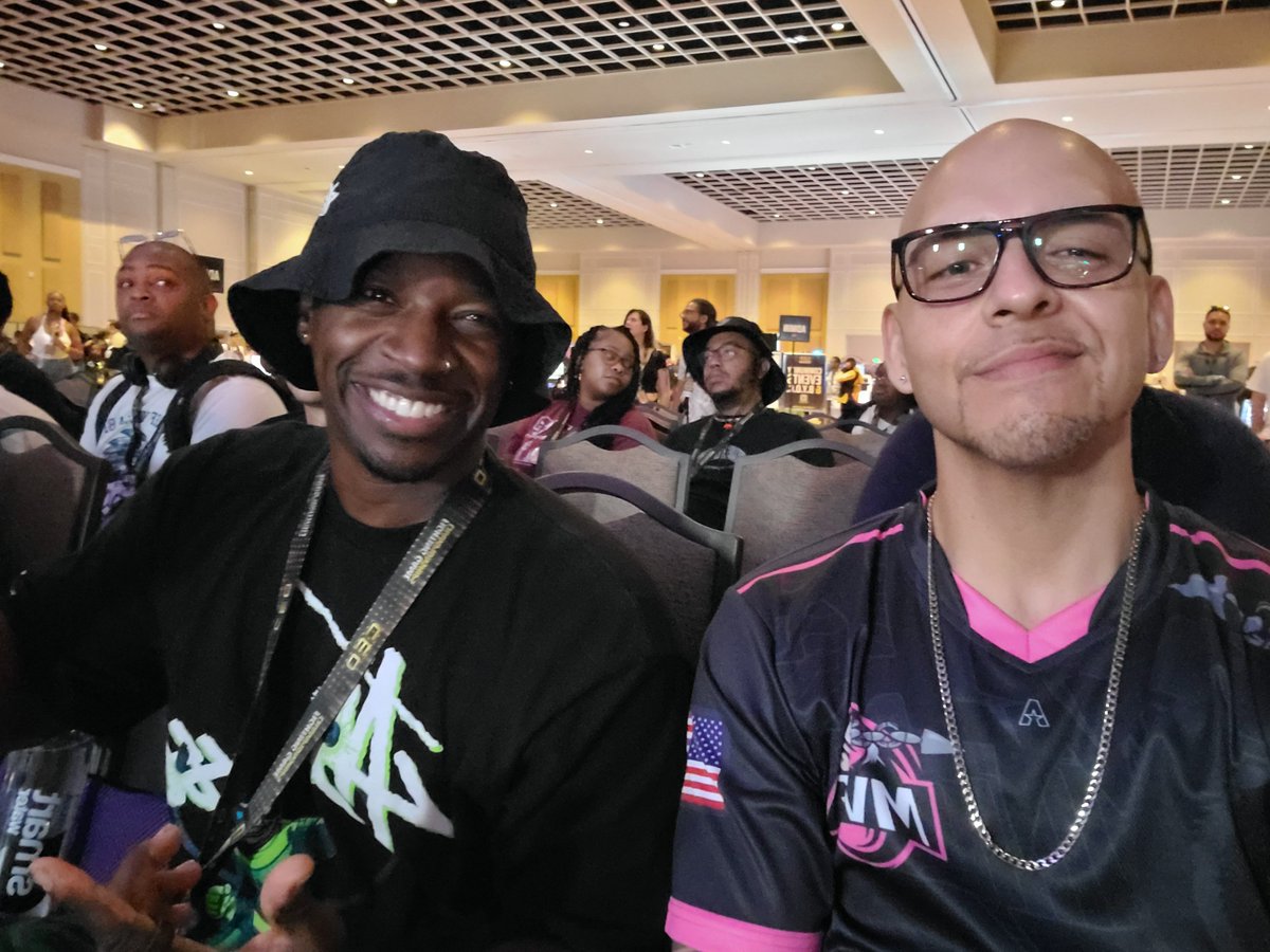 OnlineTony_213's tweet photo. Ye ye!
@Ghos7dinii 
At CEO! 
#USF4 https://t.co/aL4NqhRvz8