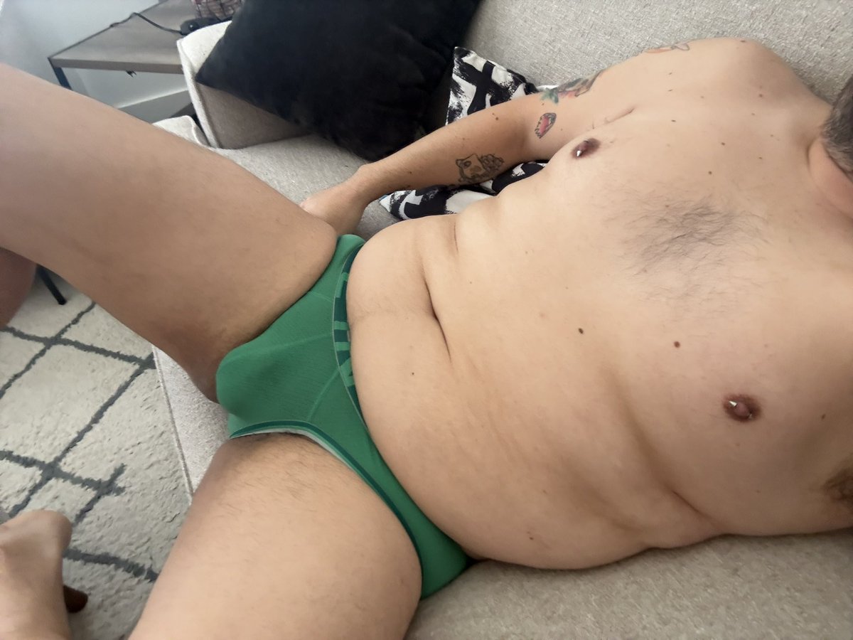 maxx_kano's tweet photo. Apparently we’re letting the belly out today. https://t.co/eZKUKHpgv5